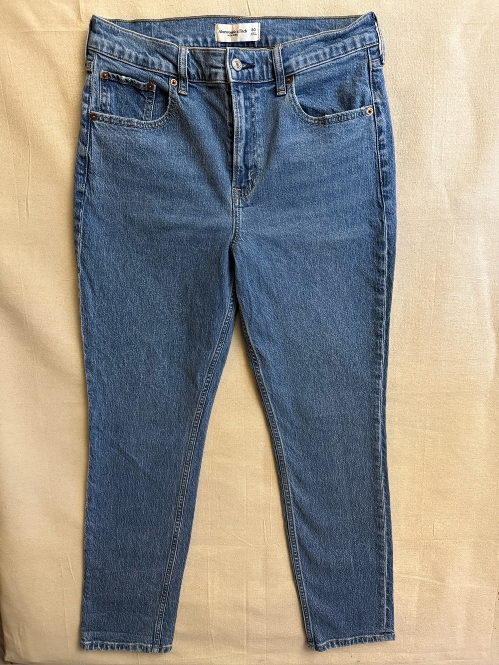 Abercrombie & Fitch Jeans Women’s Size 30 High Rise Straight Med Wash Blue